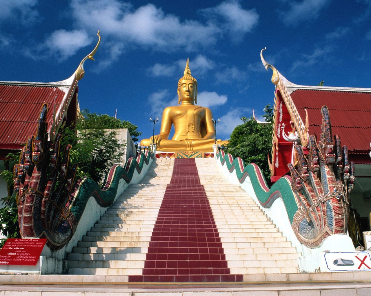 Скульптура Будды в Тайланде