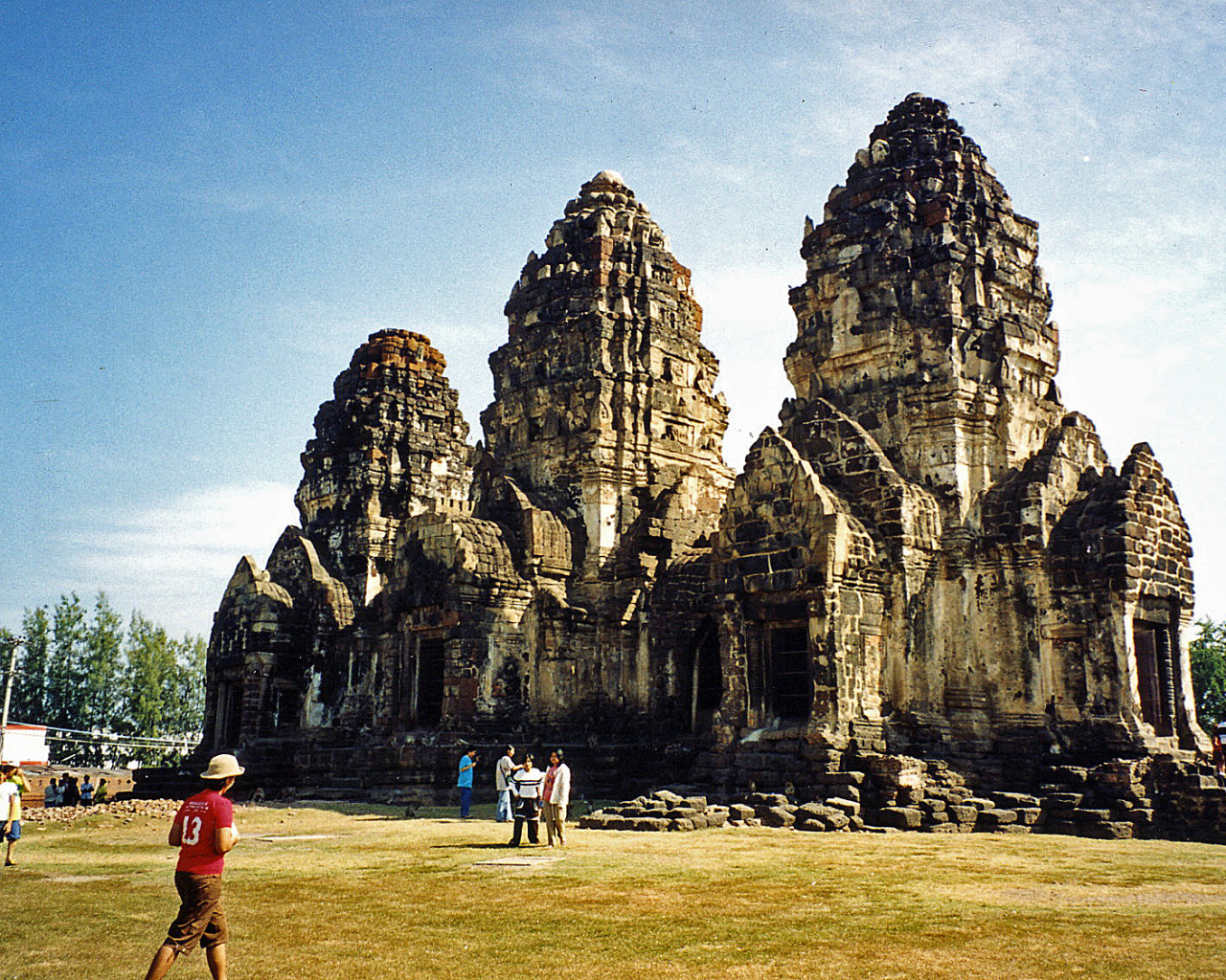 Храм на курорте Лопбури, Таиланд