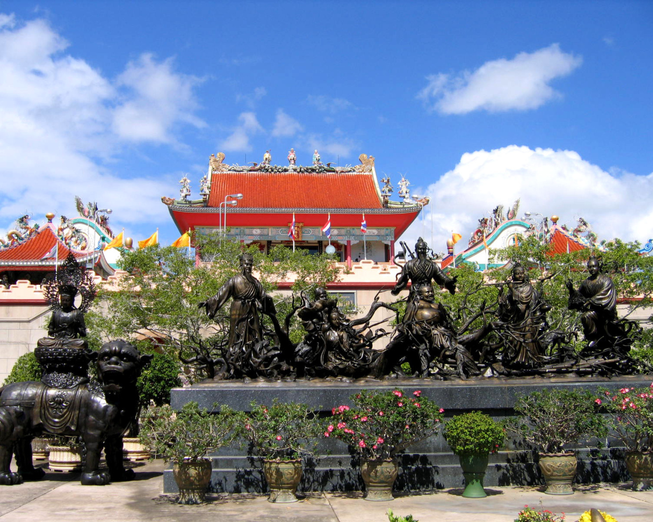 Храм на курорте в Паттайе, Таиланд