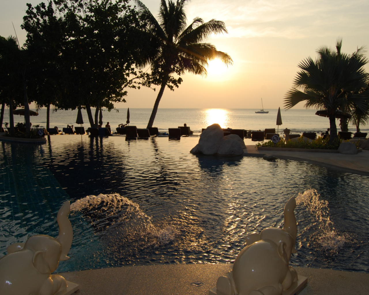 Отель на берегу на острове Чанг, Таиланд