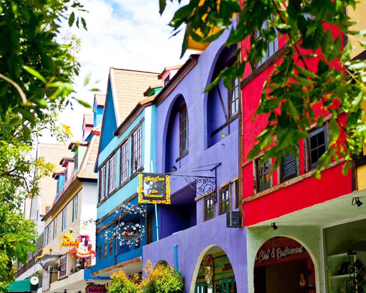 Городские улицы на курорте в Паттайе, Таиланд