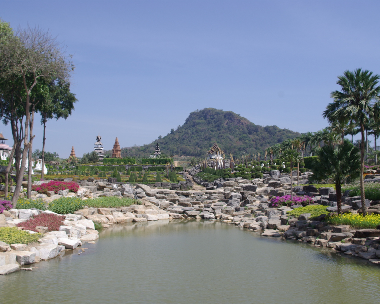 Вид на гору на курорте Чианг Рай, Таиланд