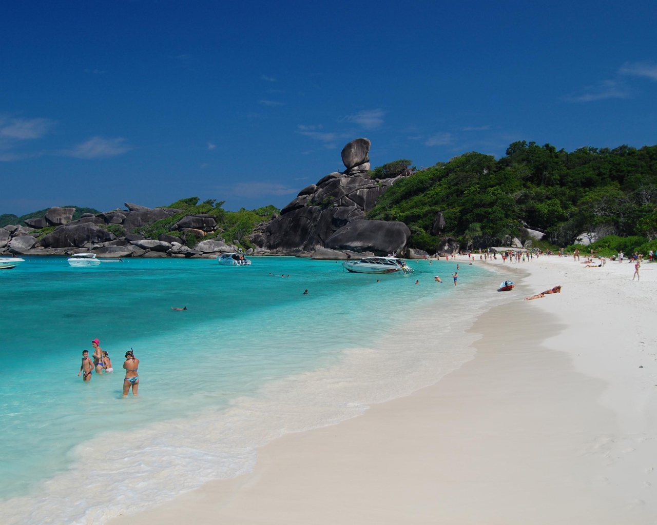 Зимний отдых на пляже на острове Тао, Таиланд