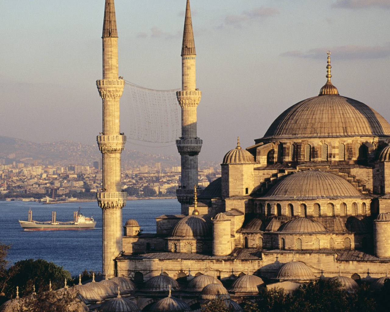 Старинное здание в Стамбуле