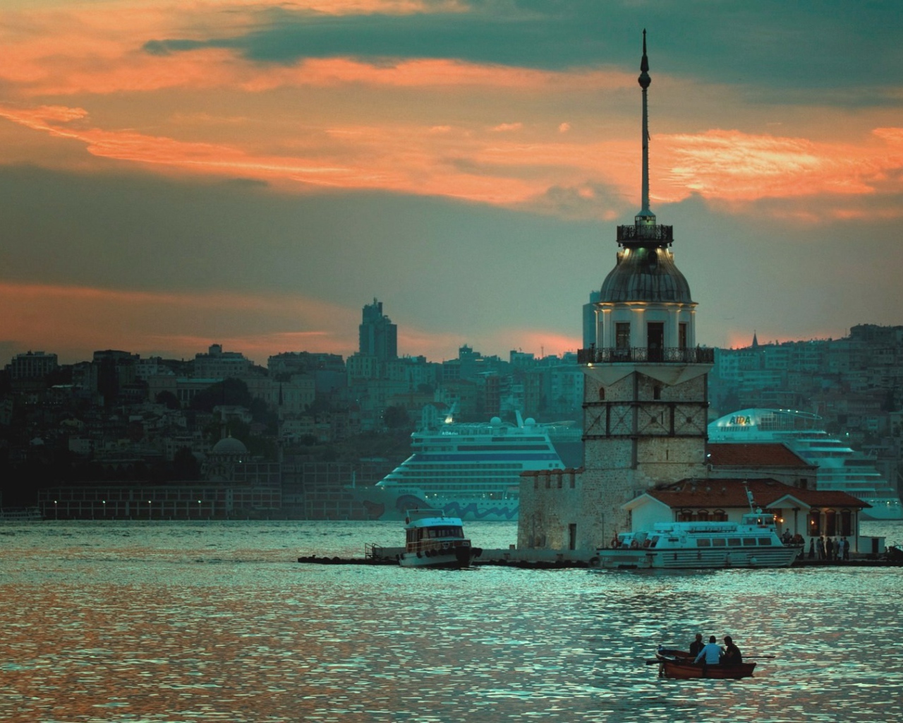 Пасмурный вечер в Стамбуле
