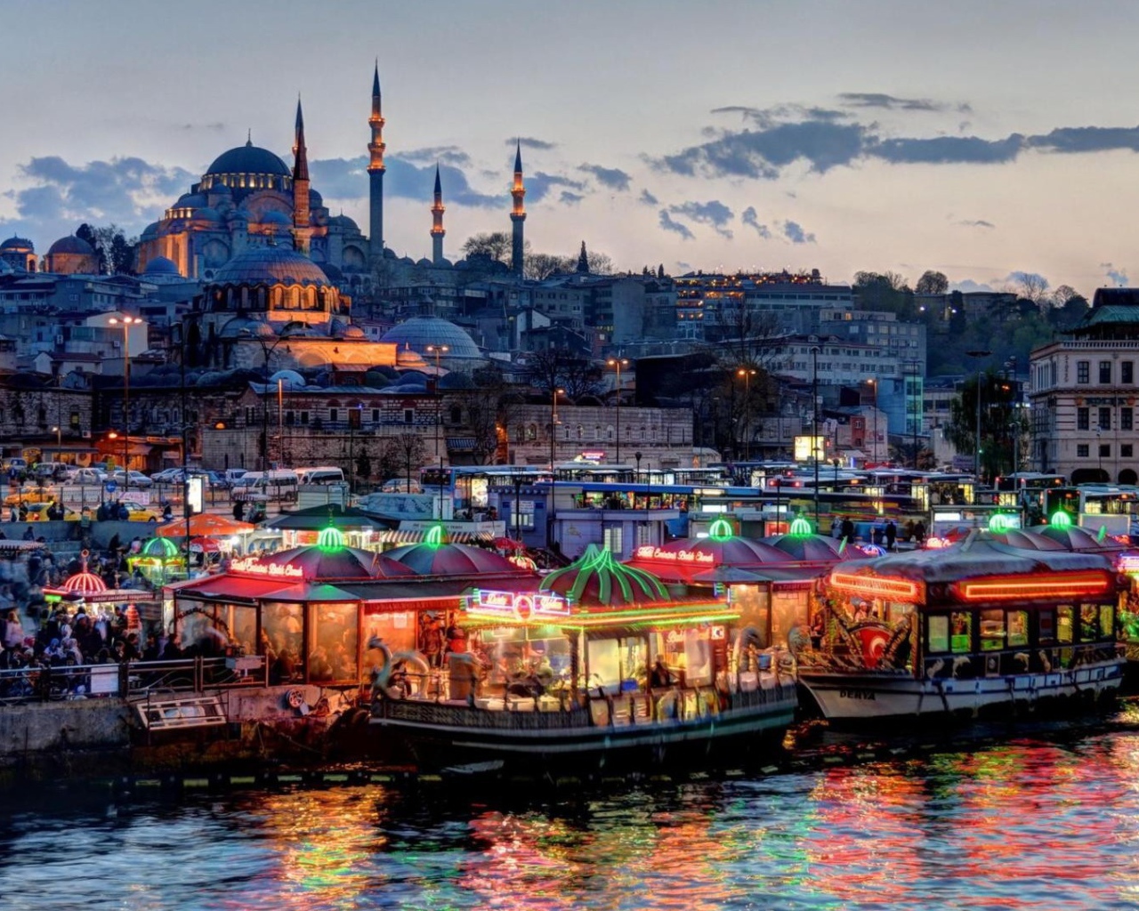 Вечерний рынок в Стамбуле