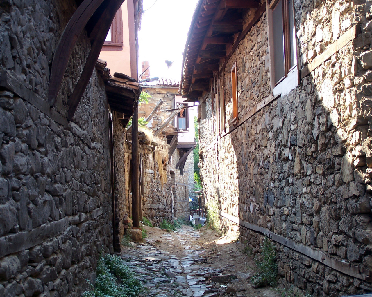 Старинная улочка в Мерсине, Турция