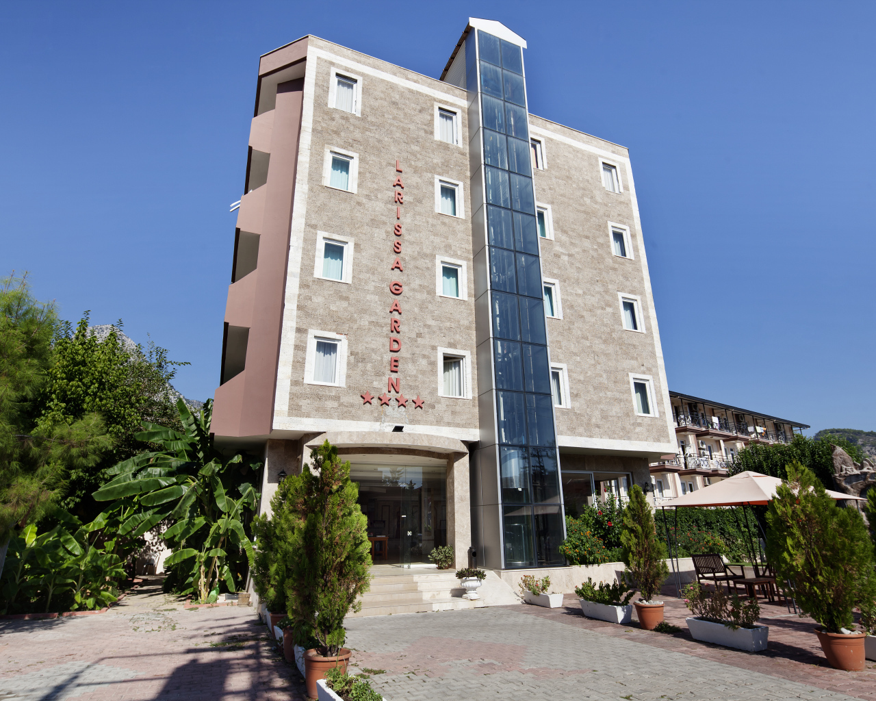 На улице в Кушадасы, Турция