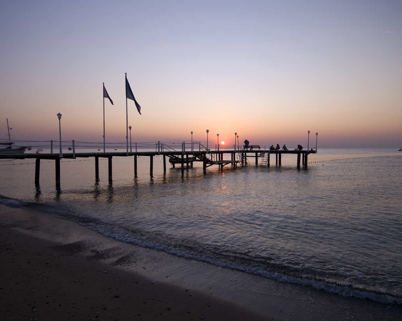 Закат солнца на курорте Кушадасы, Турция