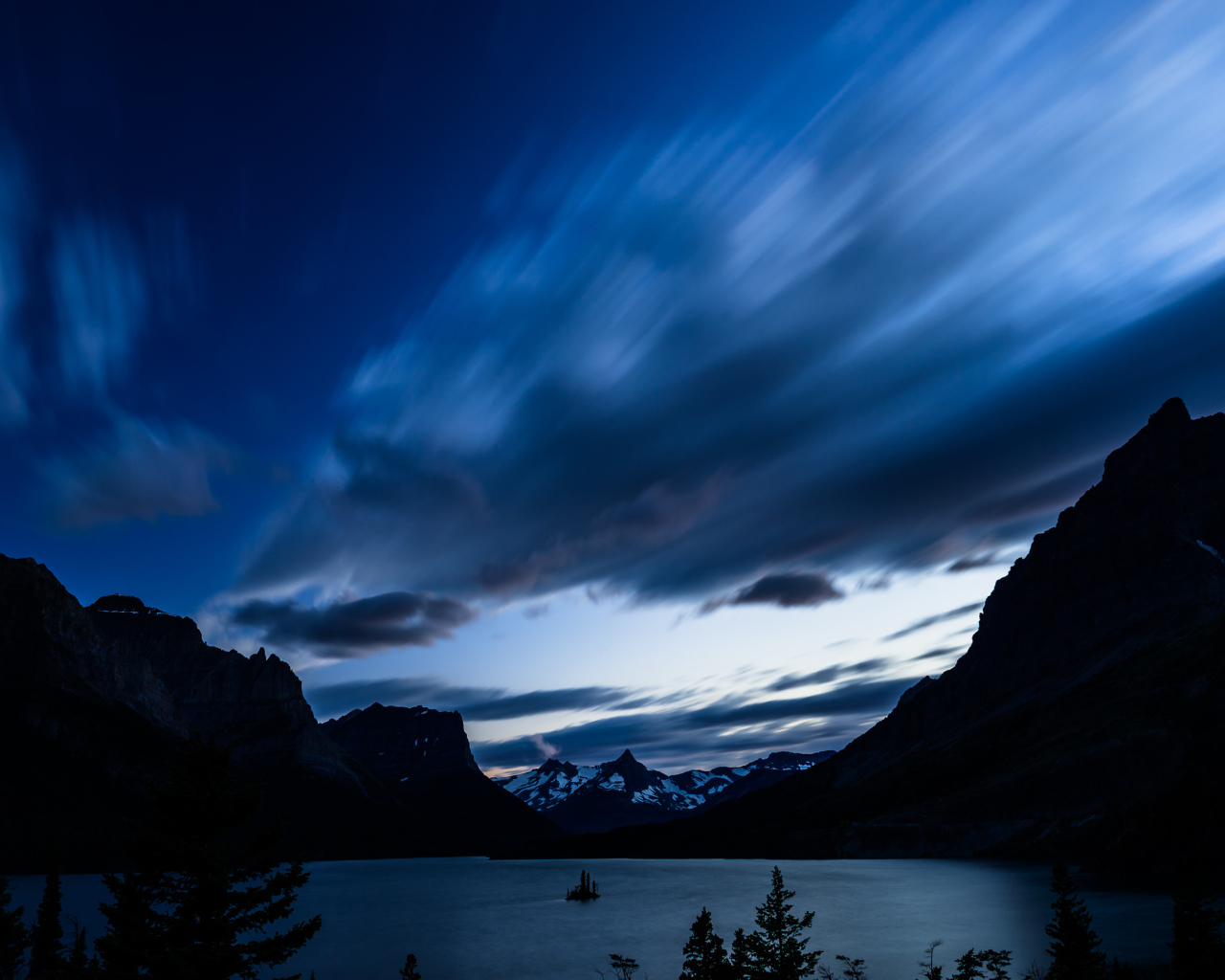Национальный парк Глейшер ночью, Монтана, США