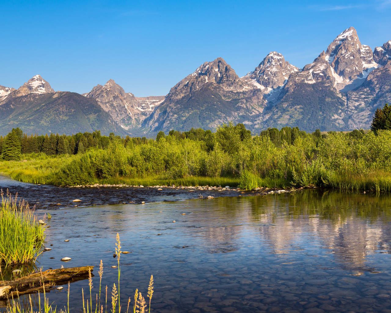 Вид на Гранд Титон в Вайоминг, США