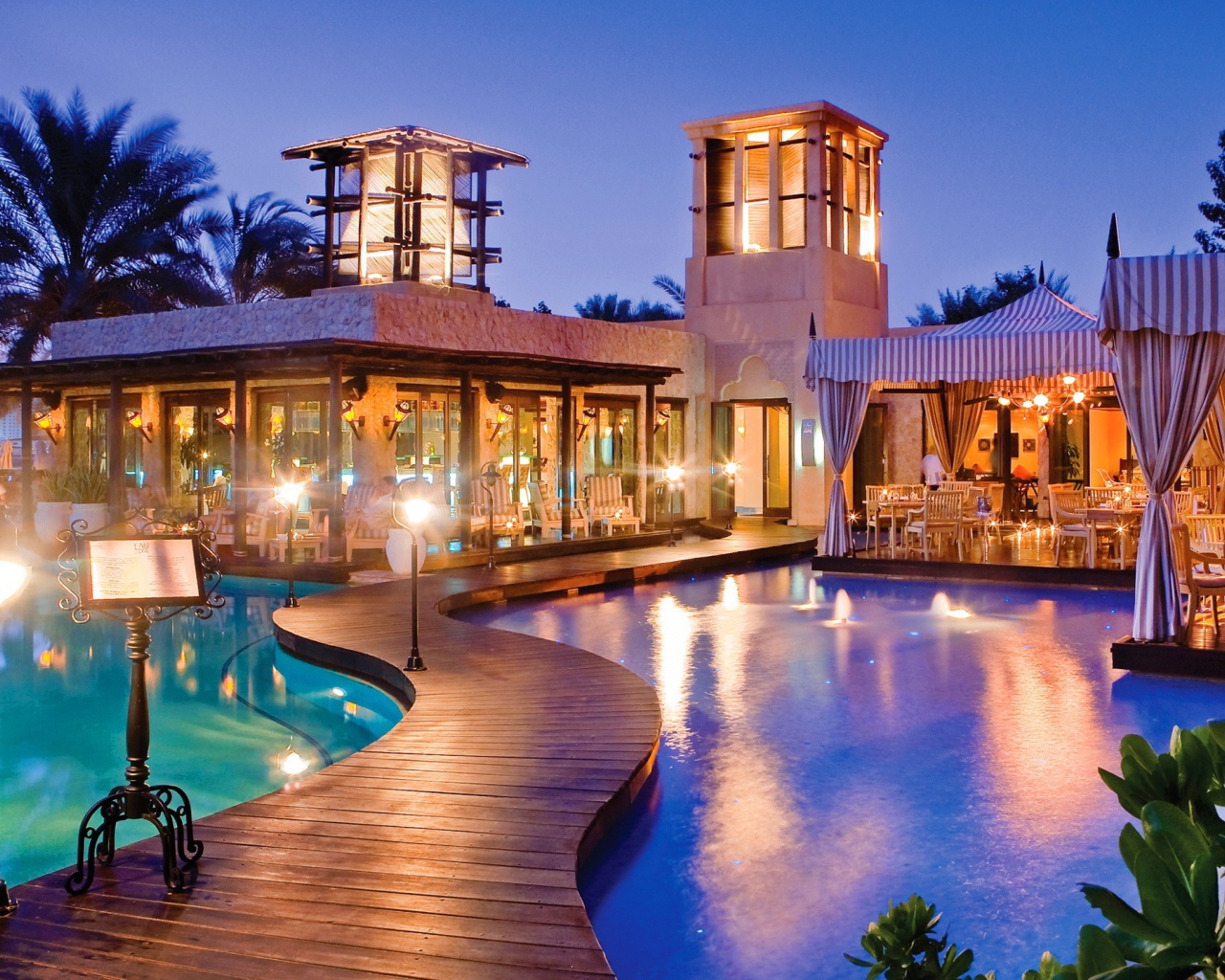 Роскошный ресторан в Дубаи