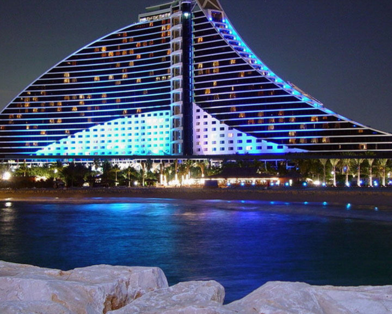 Ночной отель в Дубаи