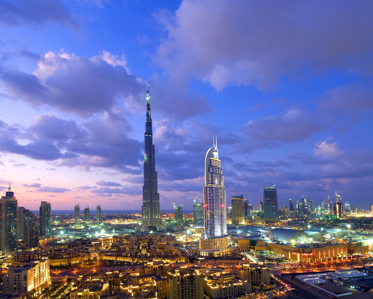 Панорама вечернего Дубаи