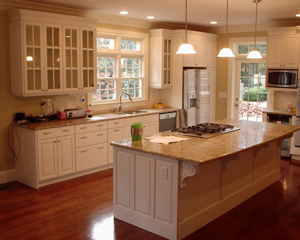 Большое окно в кухне