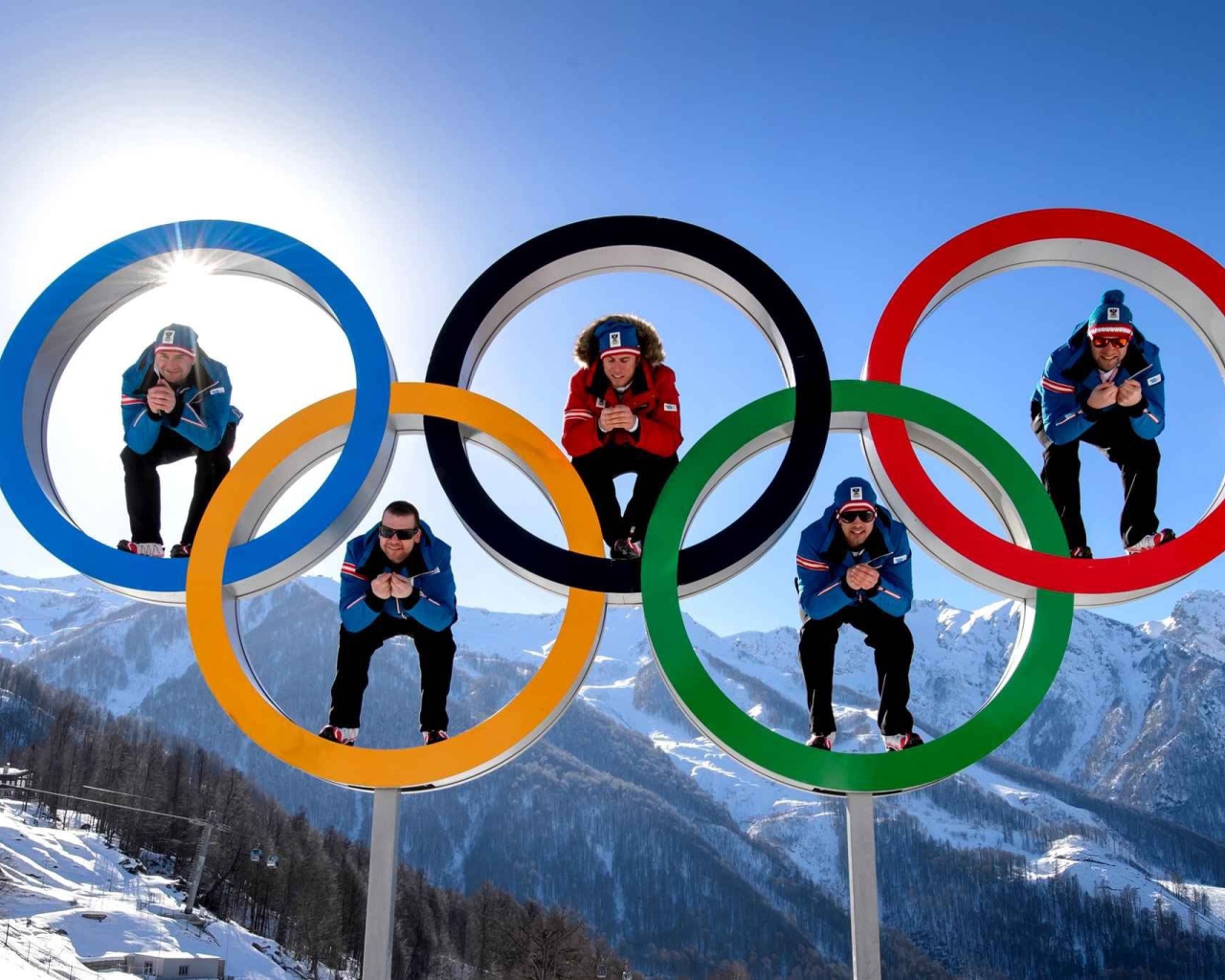 Спортсмены в кольцах на Олимпиаде в Сочи
