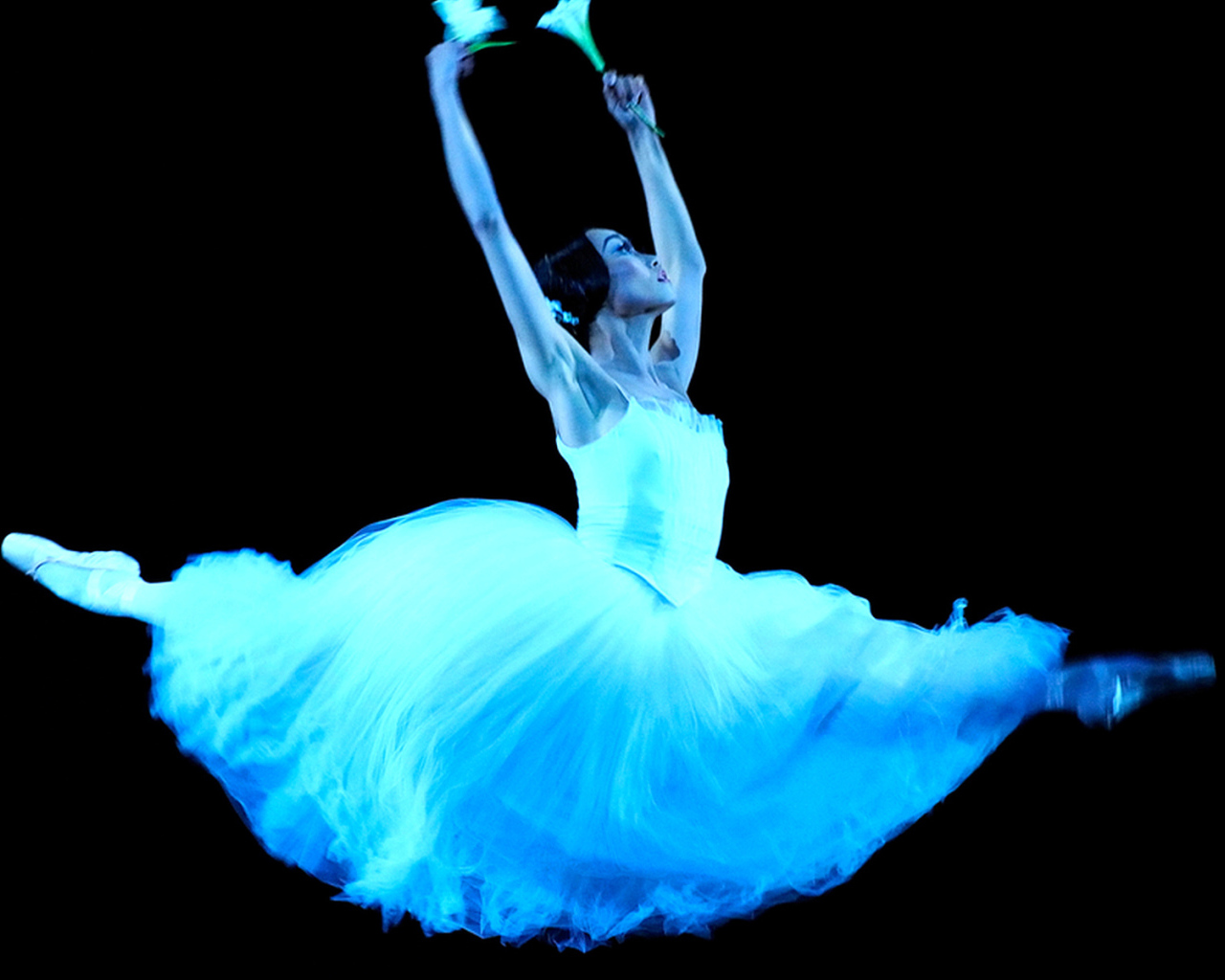 Балерина в голубом