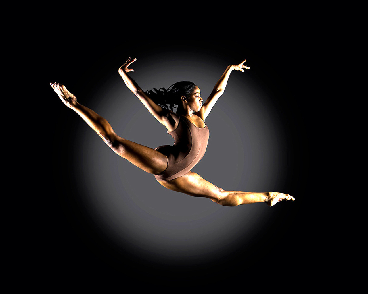 Балерина в полете