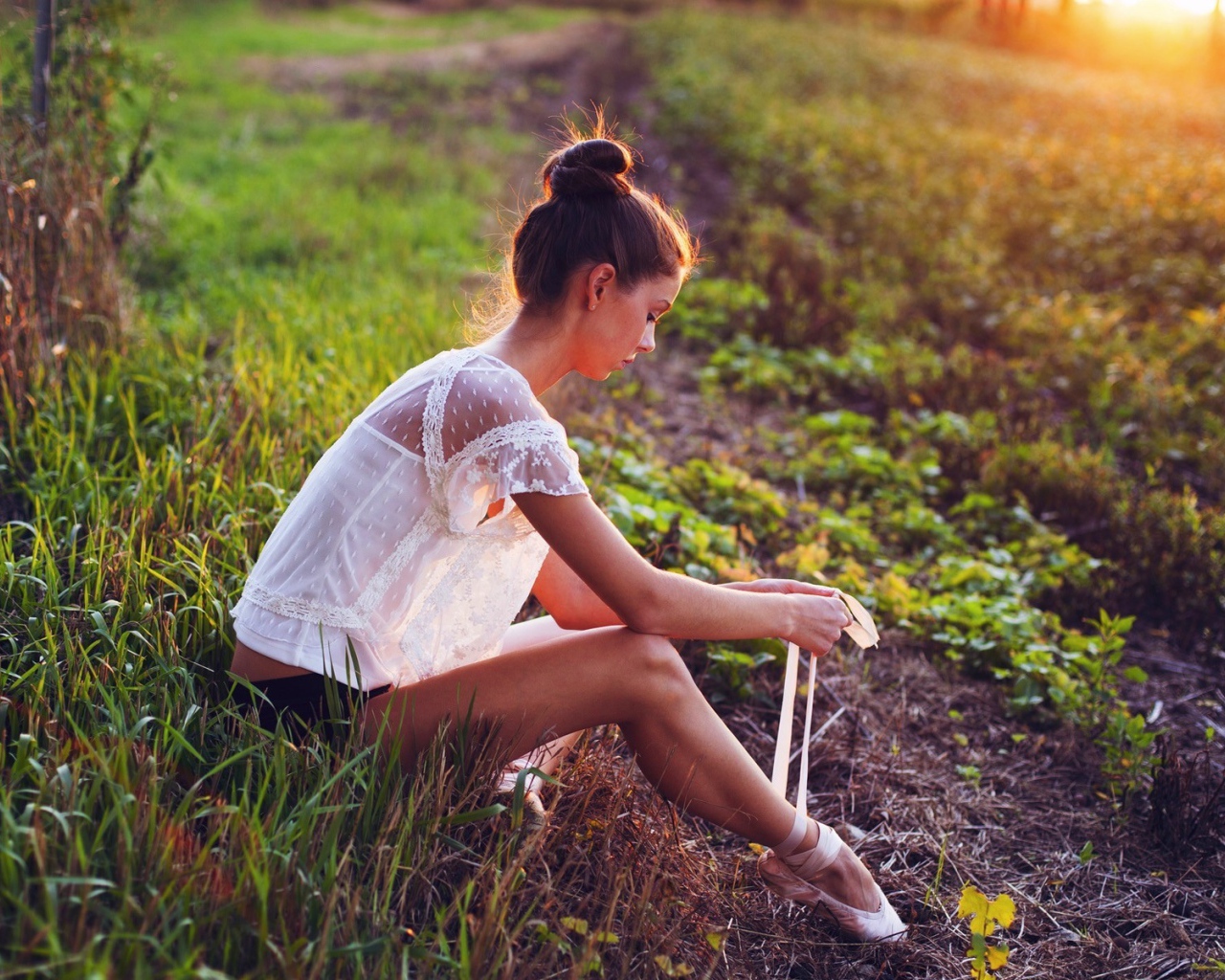 Балерина в поле