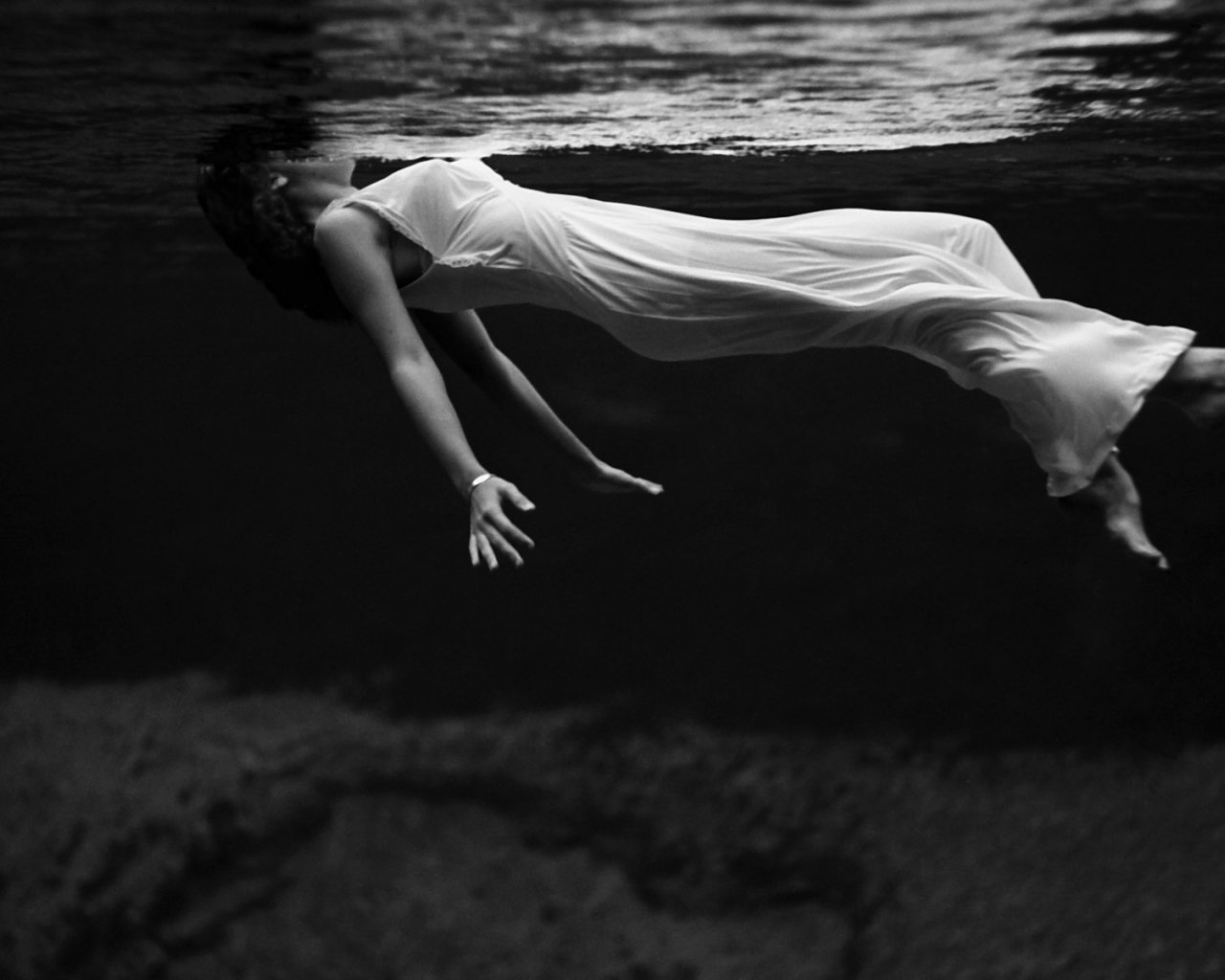 Балерина в воде