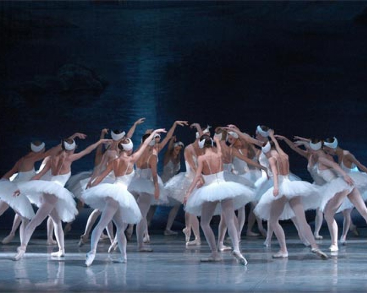 Балерины на сцене