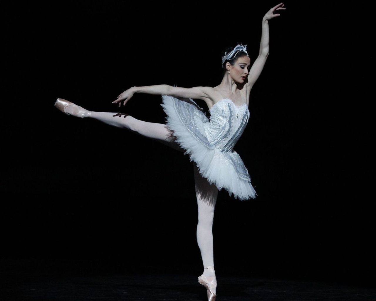 Красивая балерина