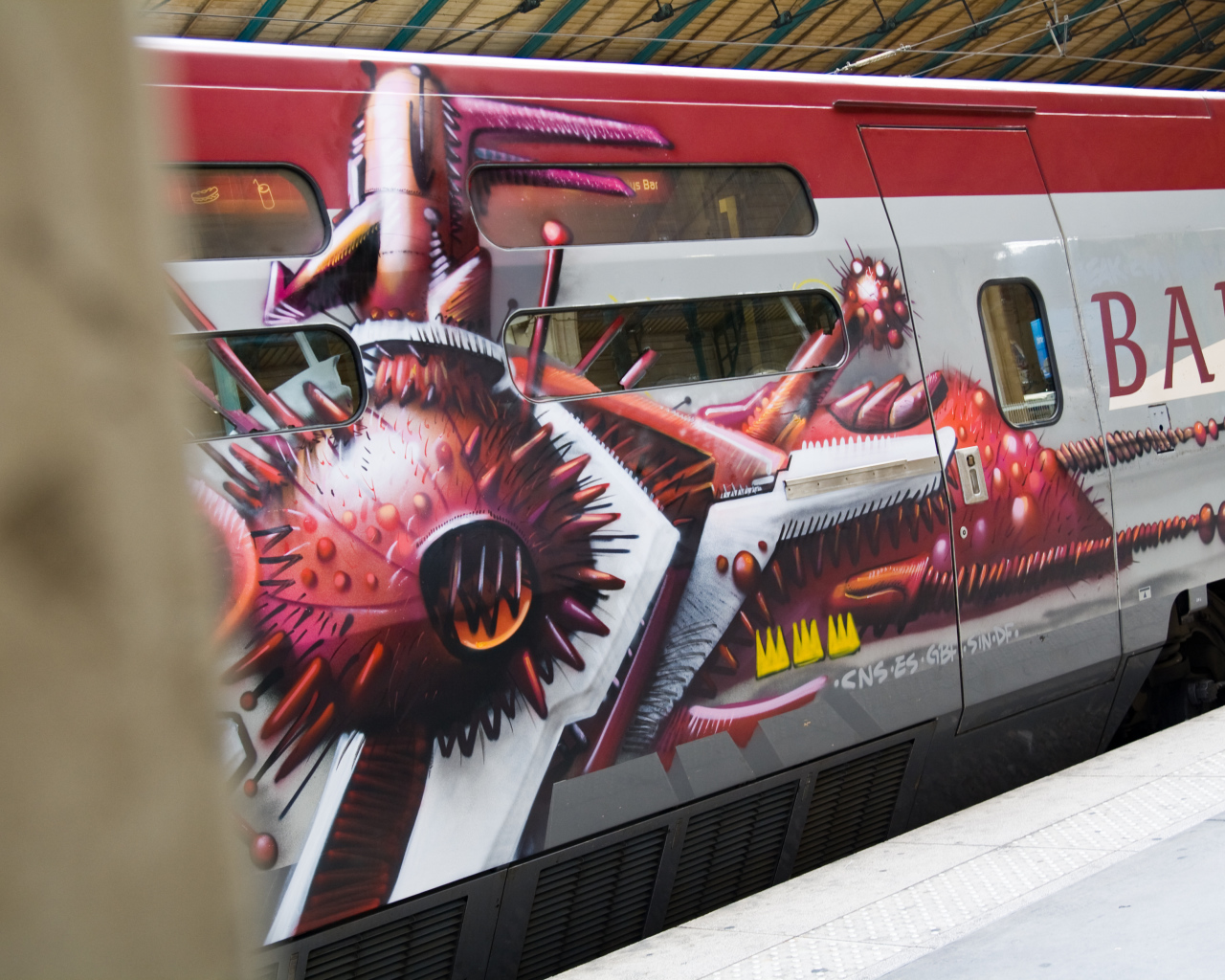 Красивое граффити на поезде