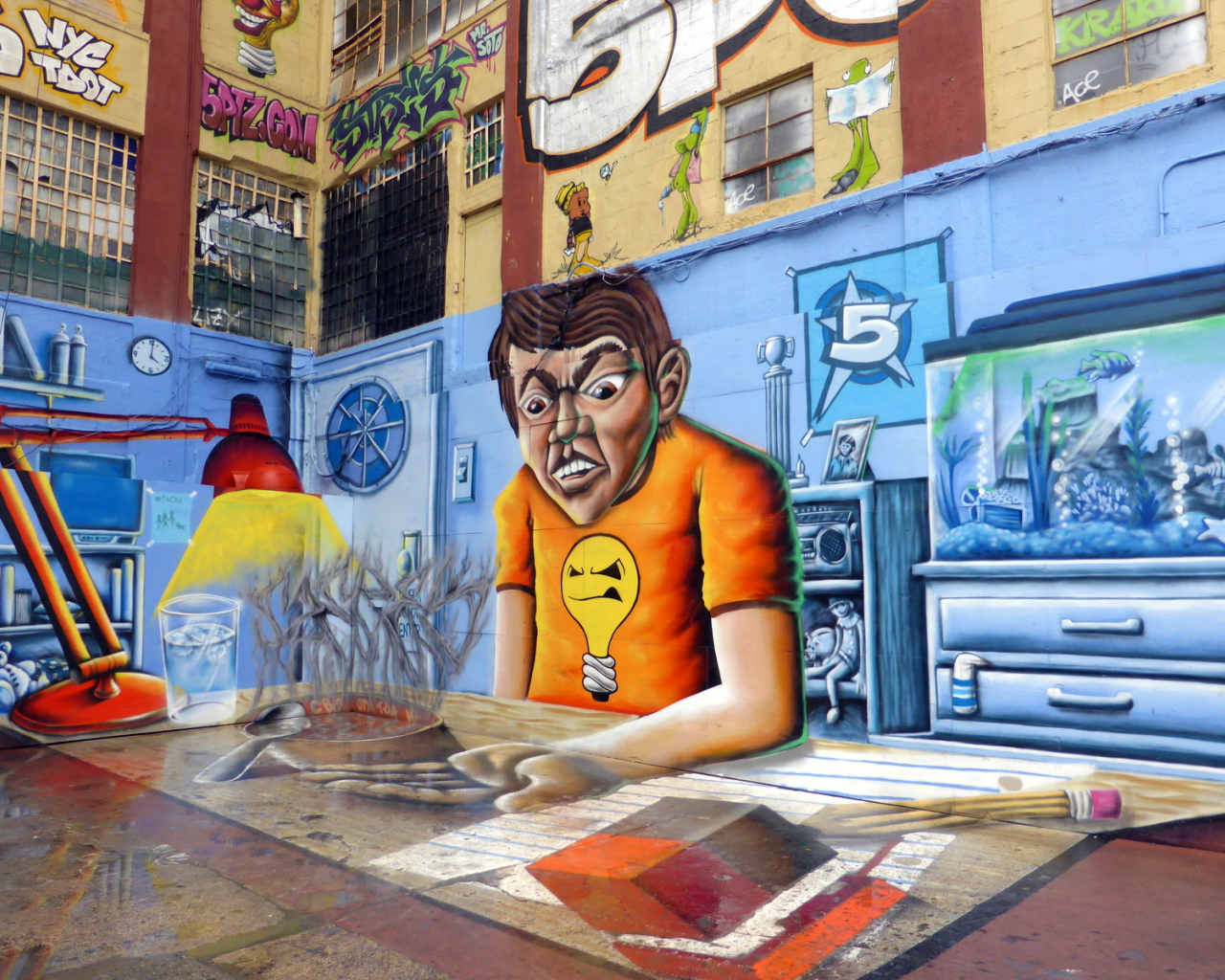 Большое креативное граффити