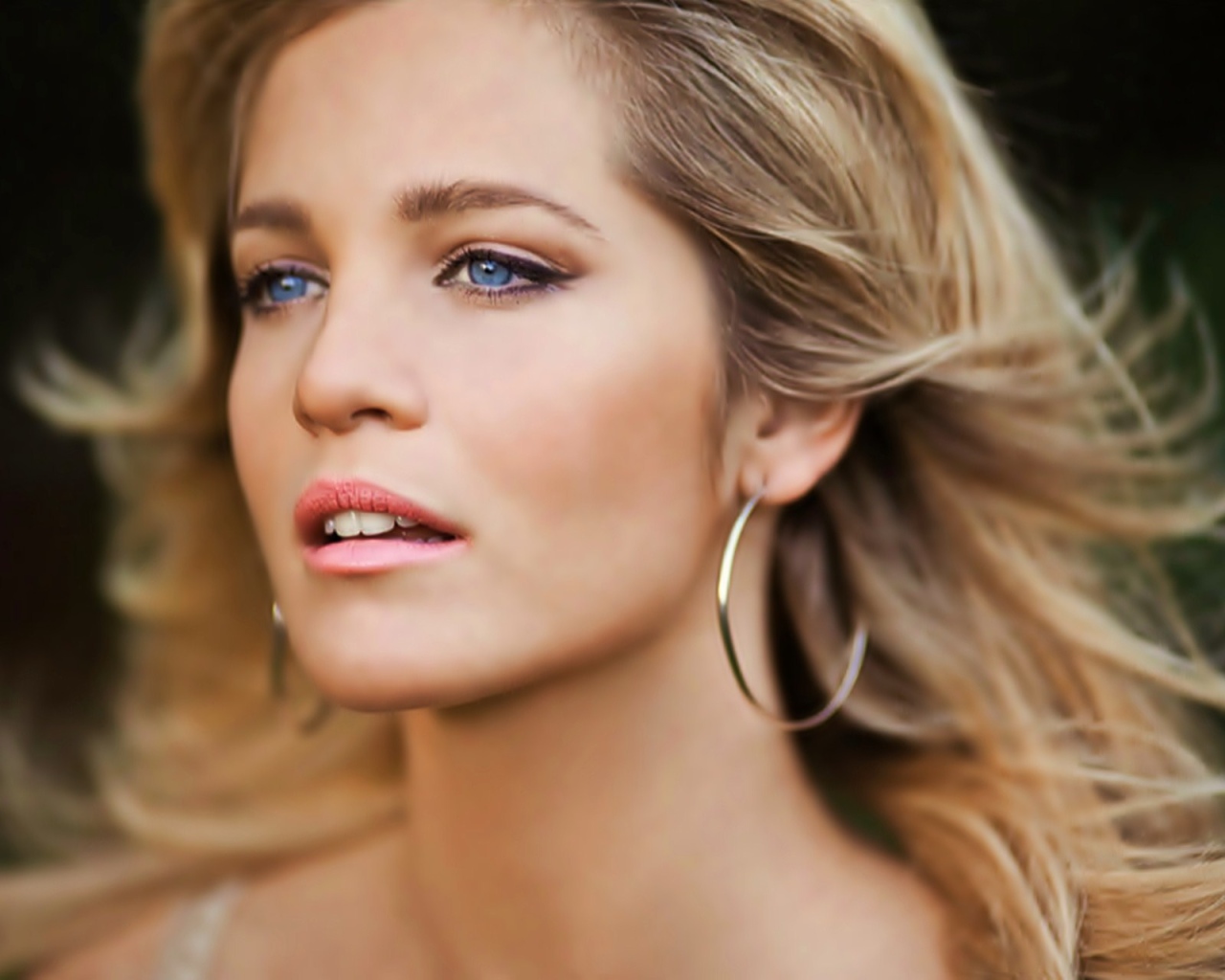 Голубоглазая модель Лиз Солари