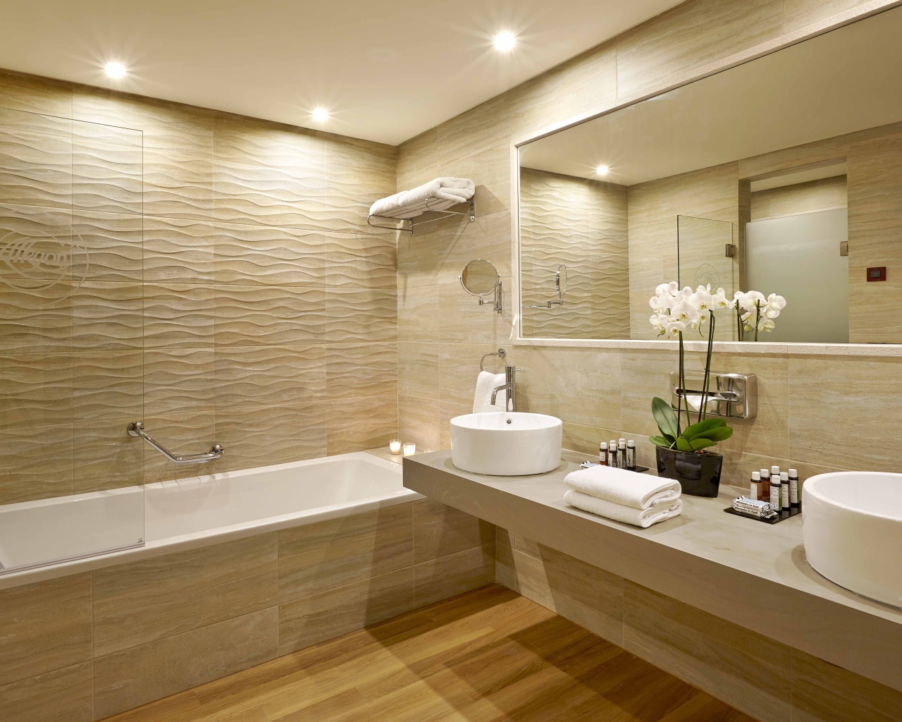 Светлая ванная комната