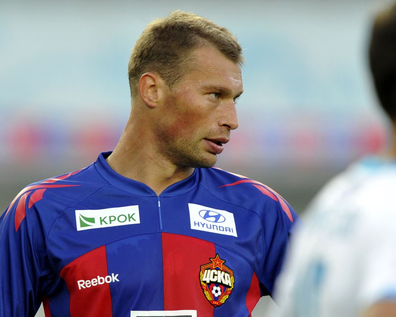 Защитник ЦСКА Василий Березуцкий на поле