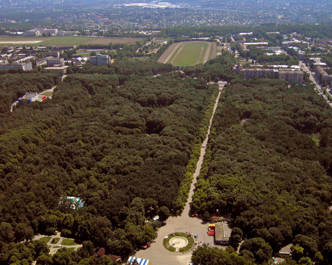 Центральный парк в Харькове