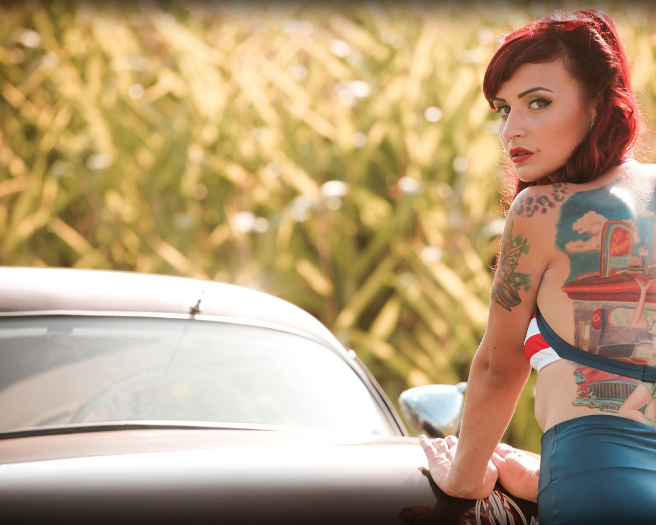 Цветная татуировка на спине