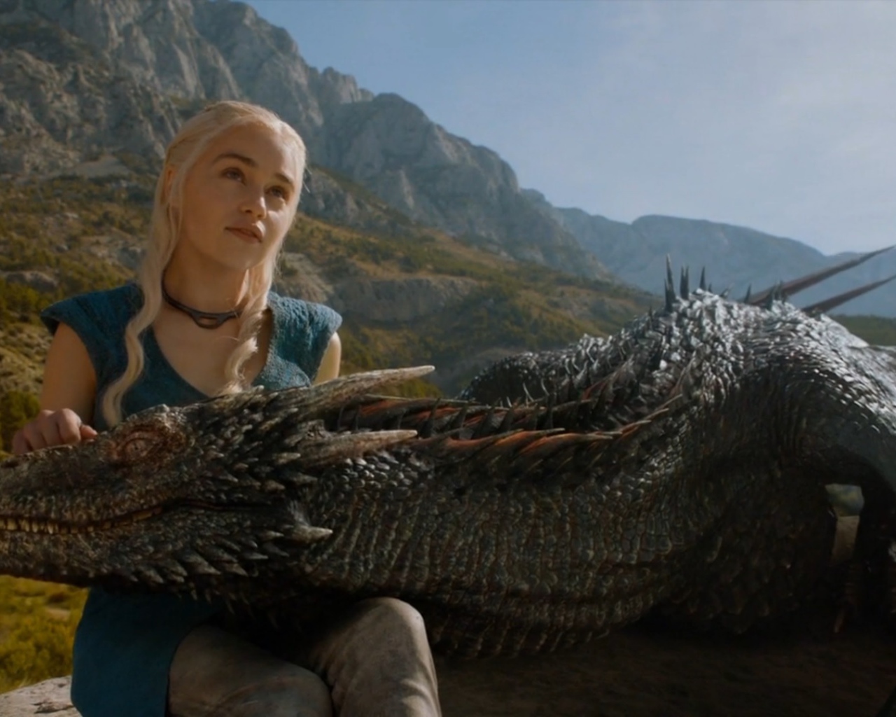 Дейнерис с драконом в сериале Игры престолов