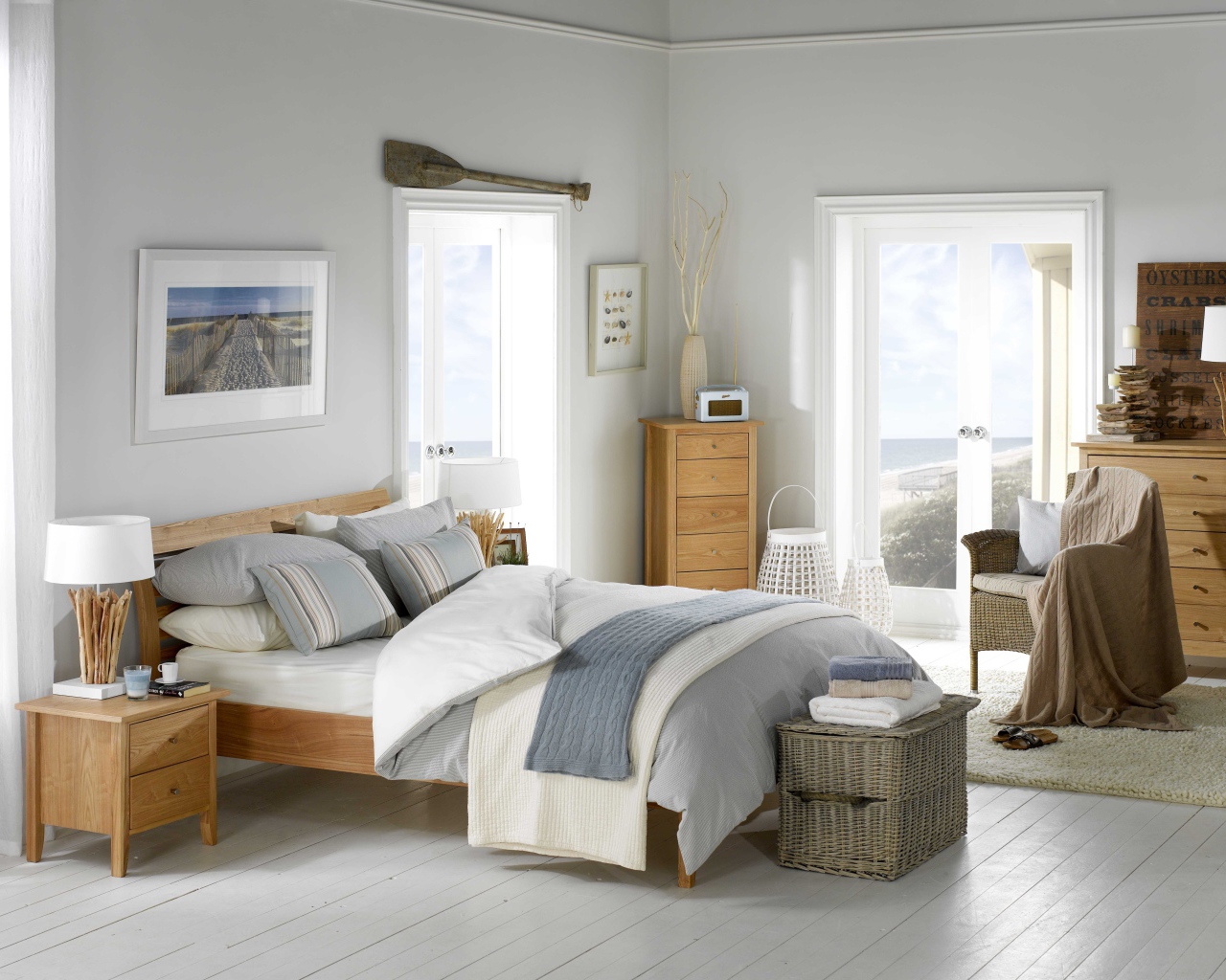 Светло сиреневый цвет стен в спальне