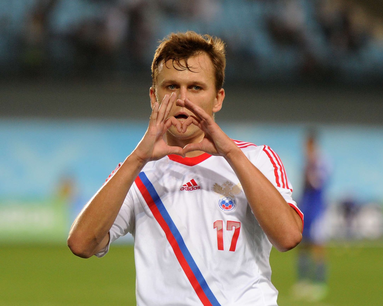 Денис Черышев игрок сборной России на поле