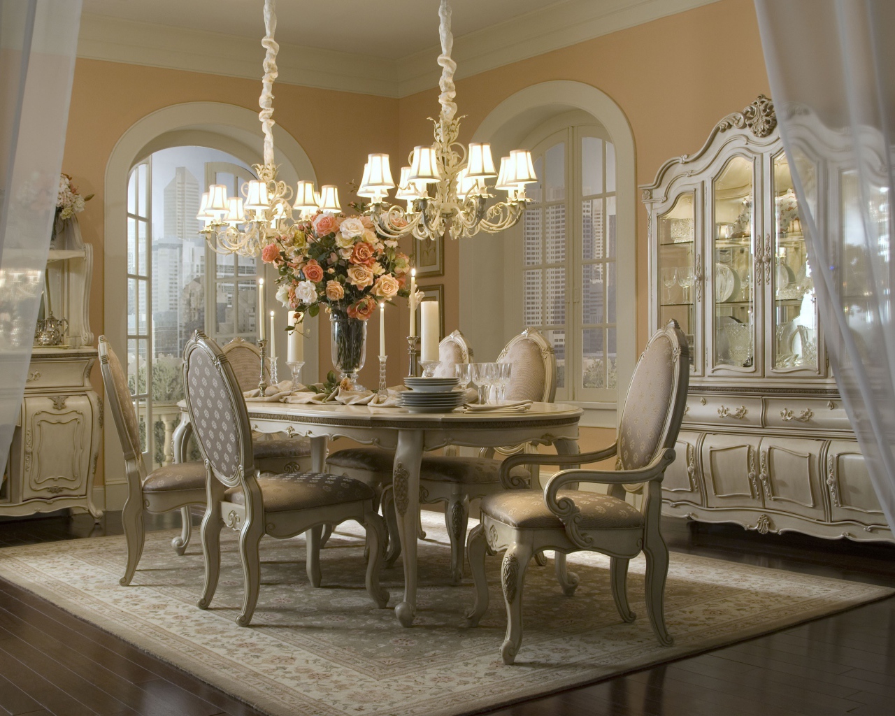 Столовая в старинном дизайне