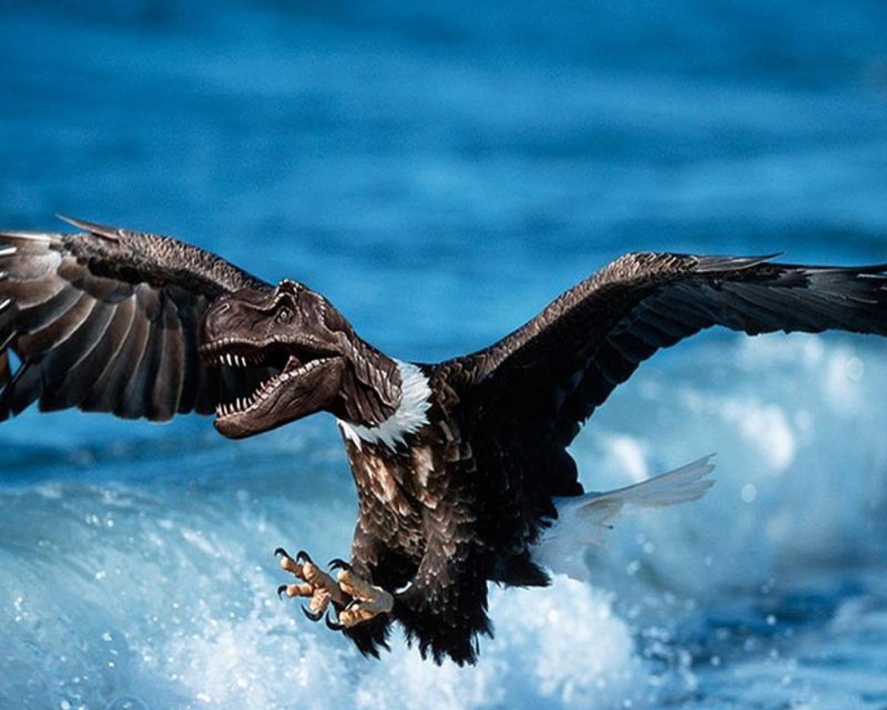 Дино орел в небе