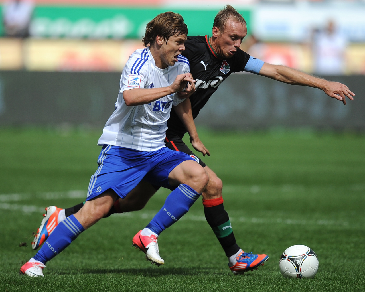 Полузащитник Динамо Артур Юсупов в атаке