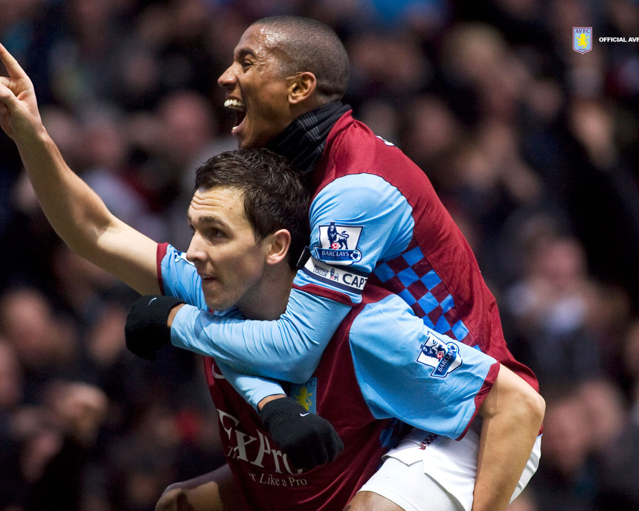 Известный Астон Вилла