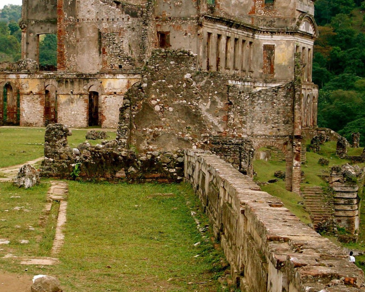 Знаменитые руины в Гаити