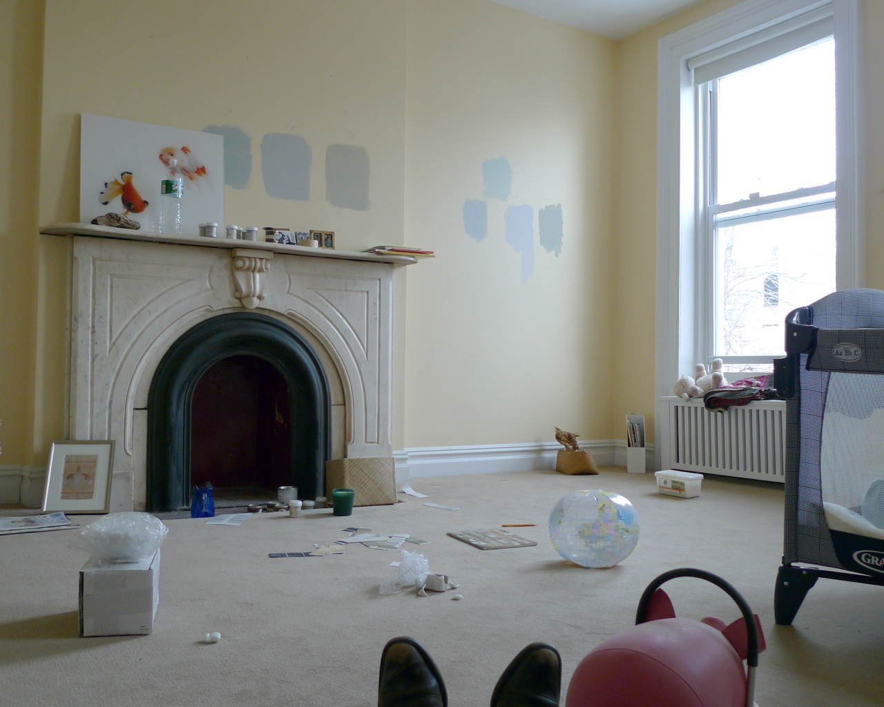 Камин в детской комнате