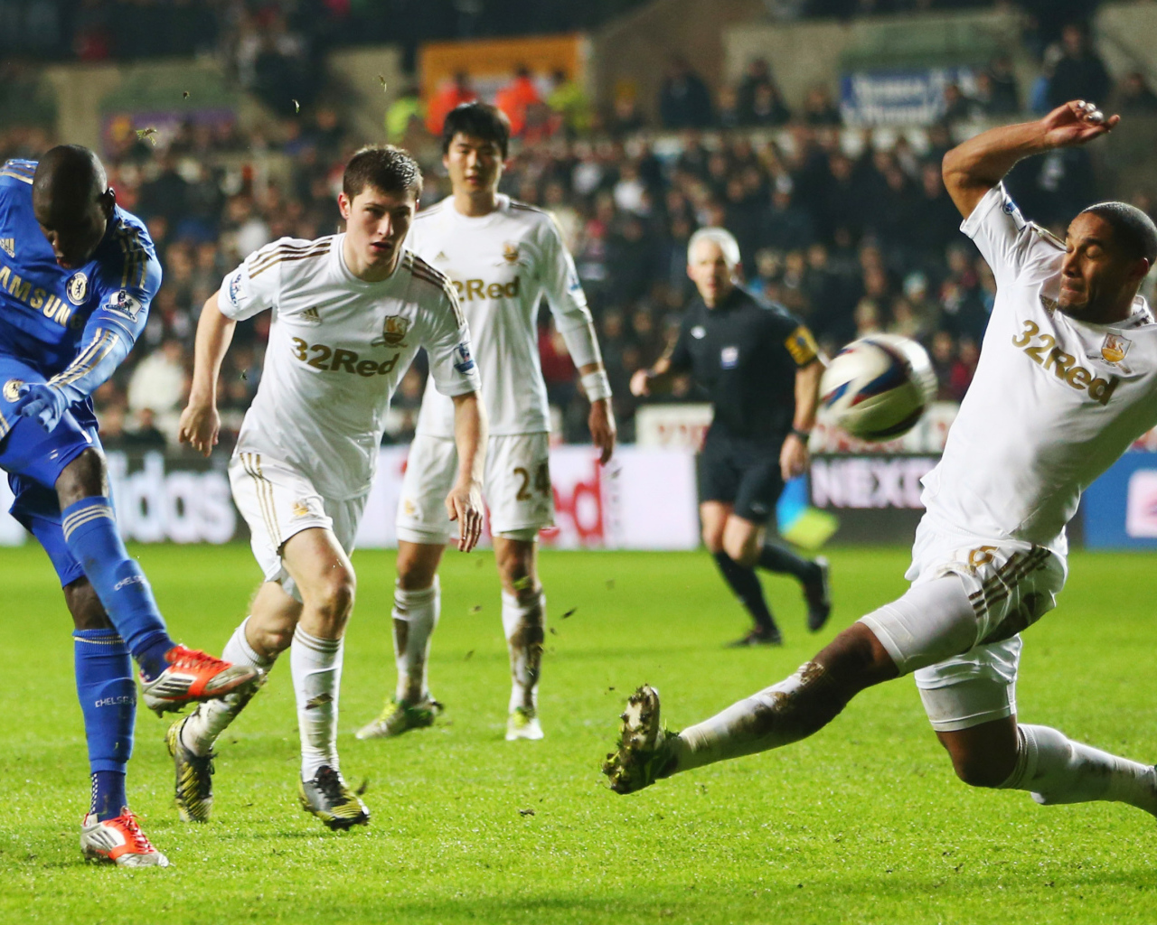 Футбольный клуб Суонси Сити