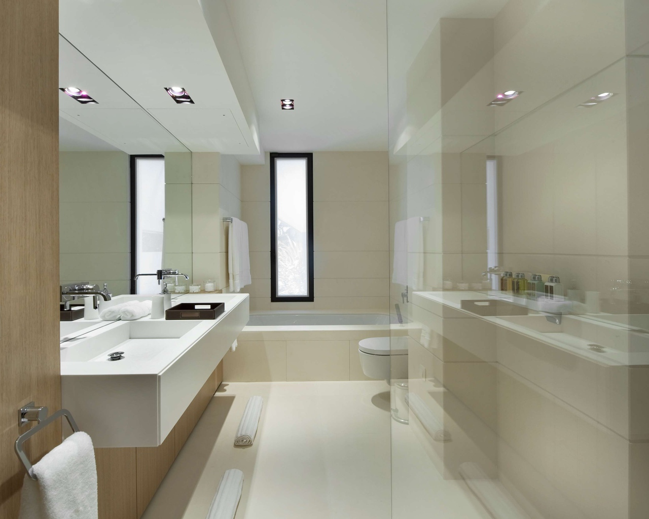 Нежно бежевый цвет ванной комнаты