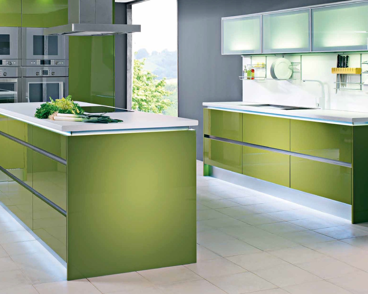 Зеленое оформление кухни
