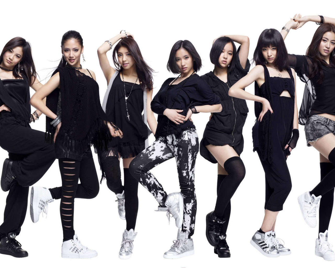 Группа танцоров