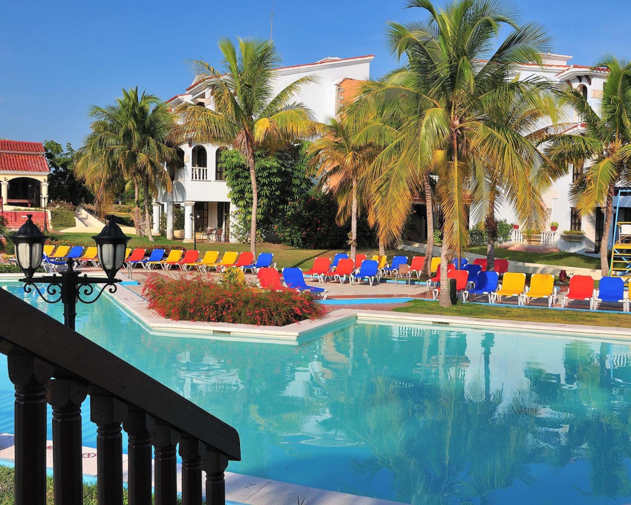 Отель на побережье на курорте Гуардалавака, Куба