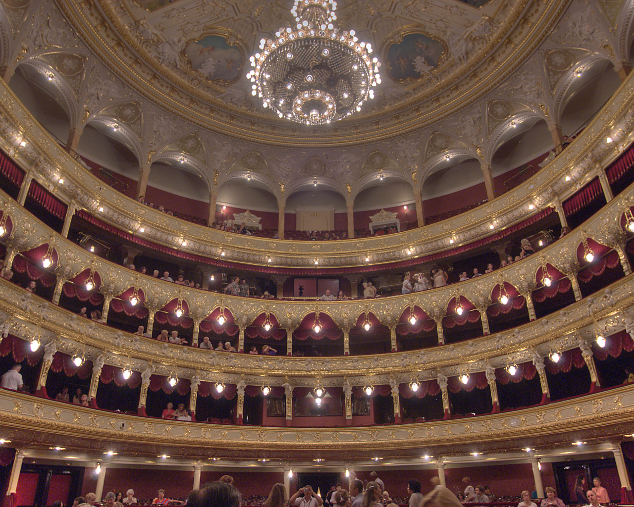 Интерьер Национального театра оперы и балета Одесса