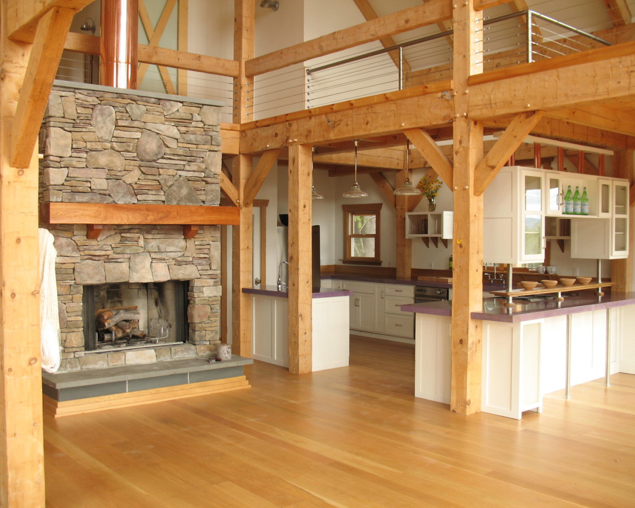 Кухня под балконом