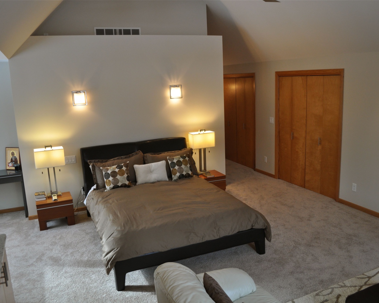 Светильники в спальне